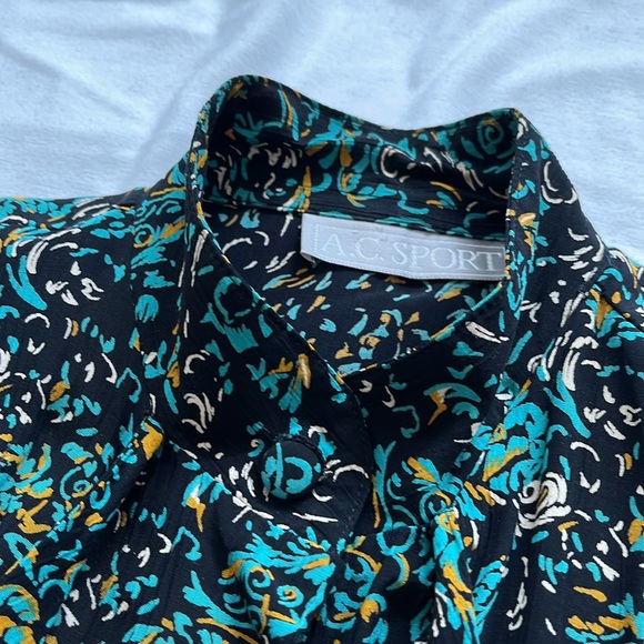 Vtg rayon patterned button down - Picture 4 of 13